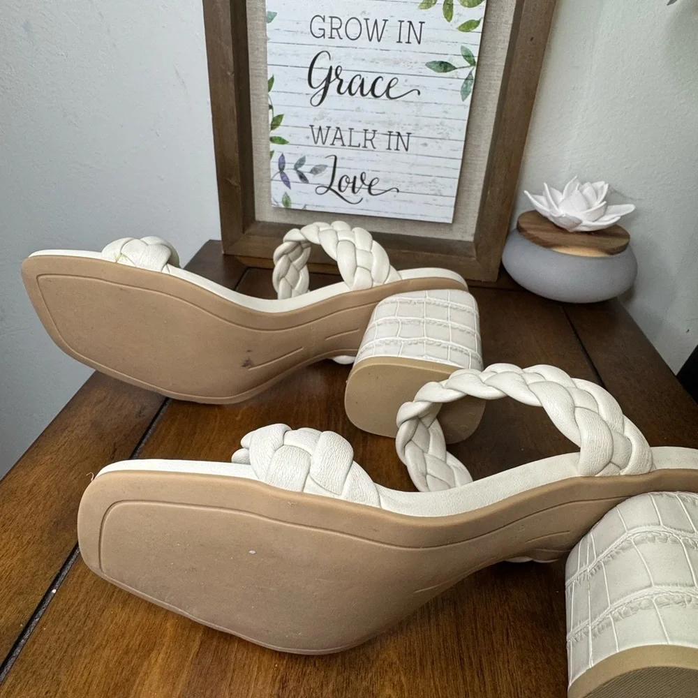 Dolce Vita Braided Ivory Sandals /Size 6